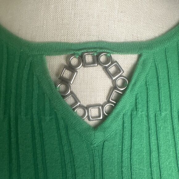 RQT 3/4 Sleeve Ribbed Sweater Top Pewyer Embellishing Neckline Size Medium EUC - Picture 3 of 8